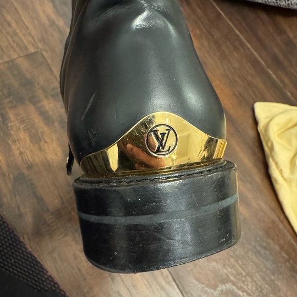 Luis Vuitton Black Leather women’s Boots - Picture 6 of 8